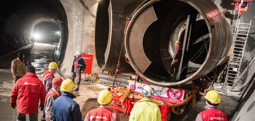 Assembly in the tunnel