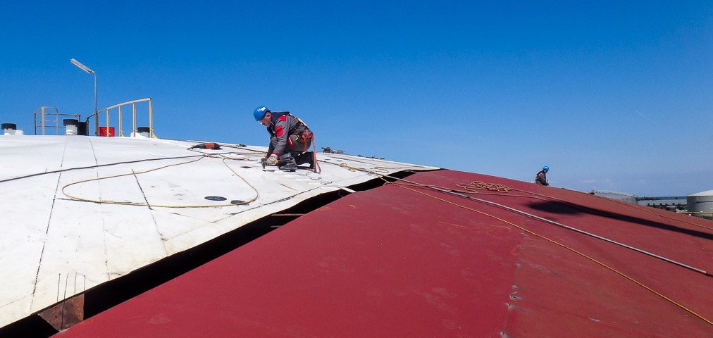 Tank roof