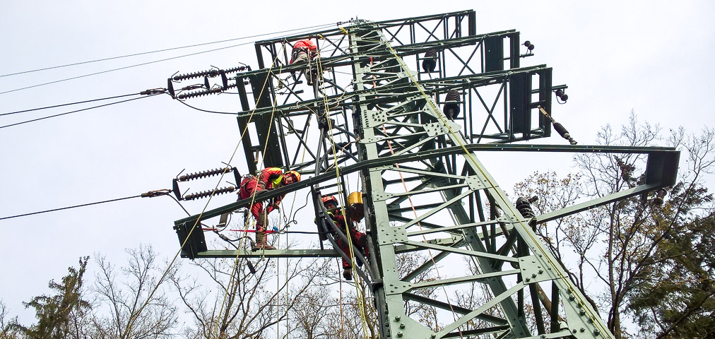 Fitting, span pole, electrical engineering, power cable