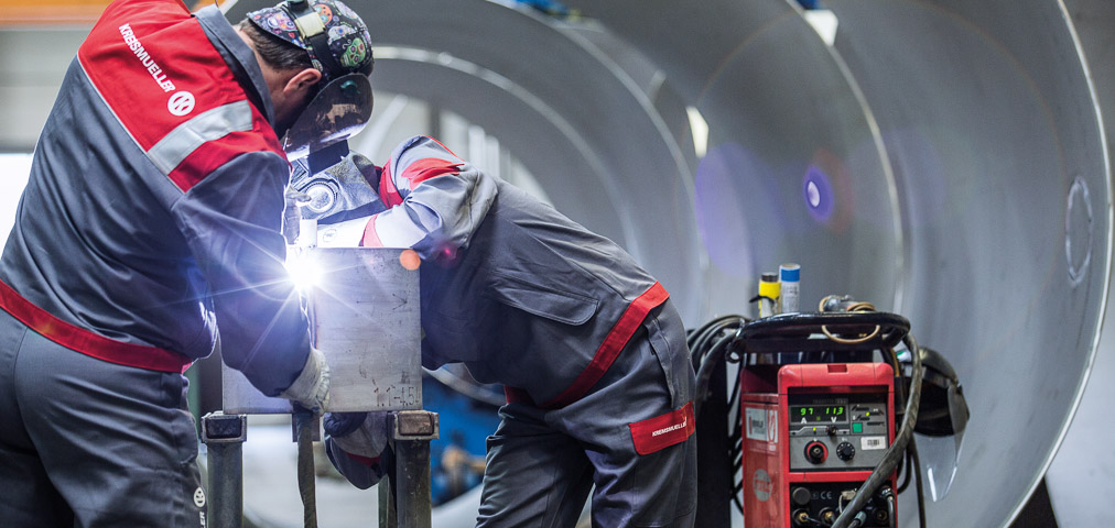 Welding on both sides at the same time