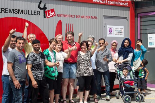 Kremsmüller 4 Life, Welser Tafel, Essen und Leben, Wartebereich, Container