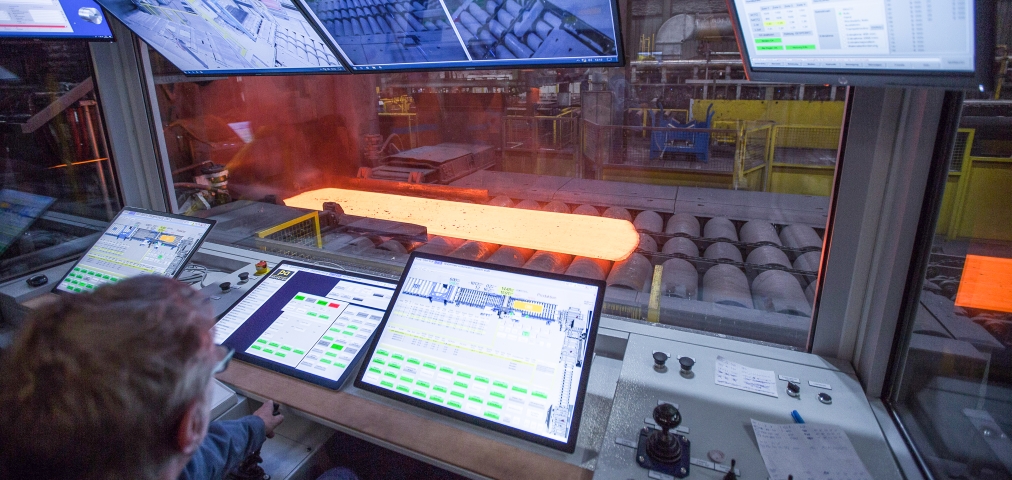 Sheet rolling mill