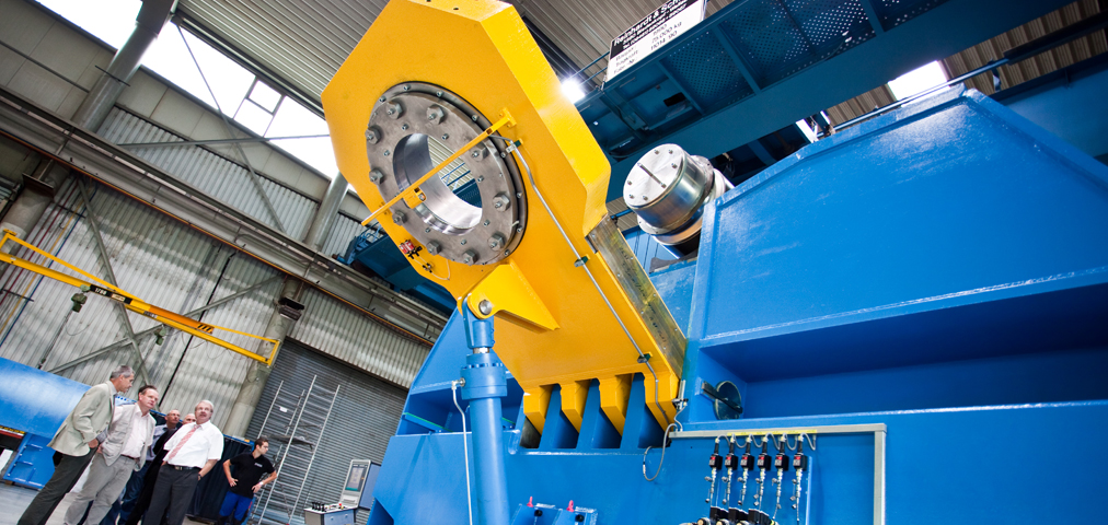 Sheet metal rolling machine